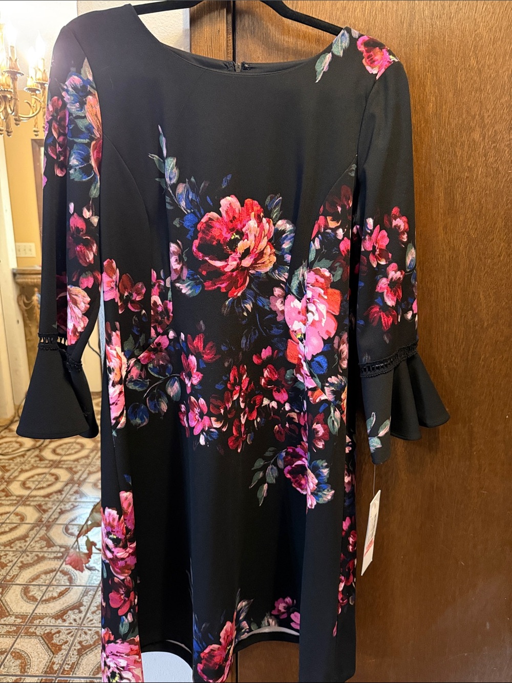 Beautiful (Brand-New!) Black/Rose Floral Dress!